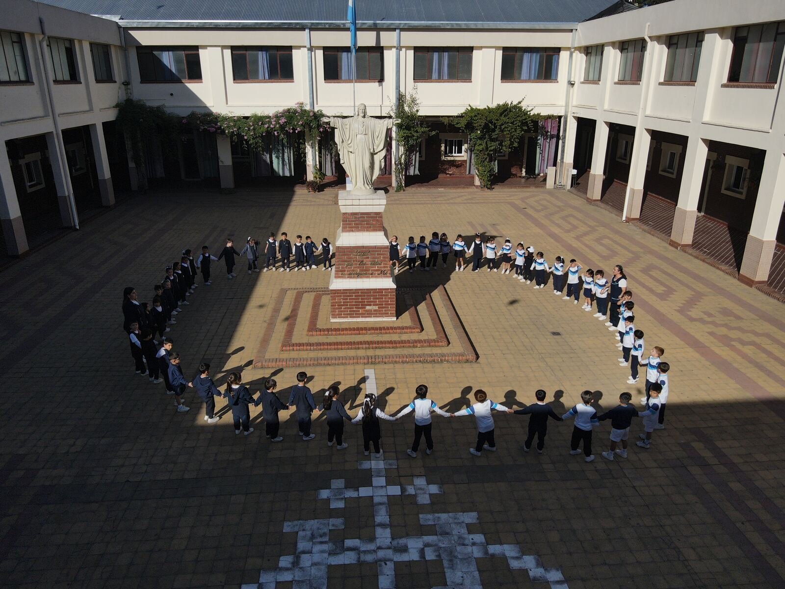 Vista aérea del colegio y el barrio de Concepción