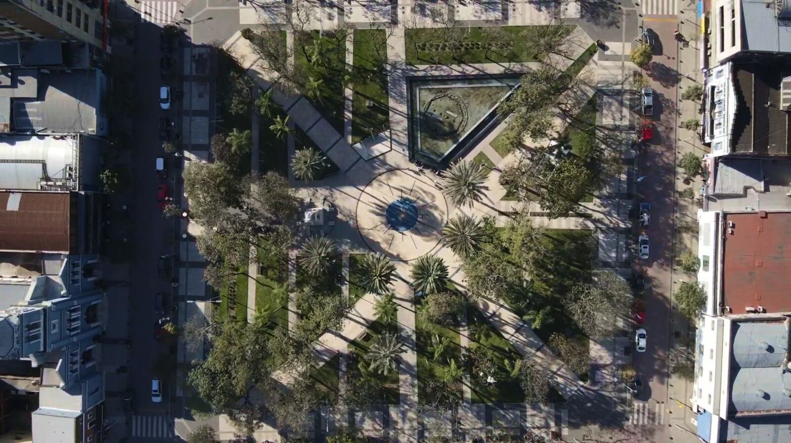 Vista aérea de una esquina cerca de Plaza Mitre