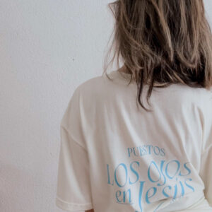 Playera "Puestos Los Ojos en Jesús"